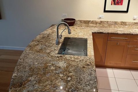 Condominio en alquiler en Sarasota, Florida, 2 dormitorios, 132.29 m2 № 1909406 - foto 10