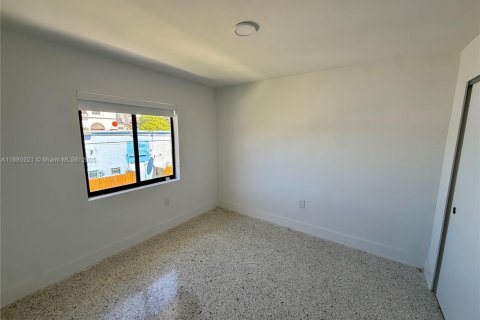 Condominio en alquiler en Miami, Florida, 2 dormitorios, 74.32 m2 № 1978013 - foto 6