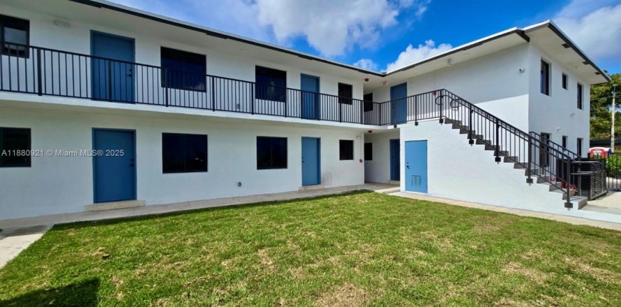 Condominio en Miami, Florida, 2 dormitorios № 1978013