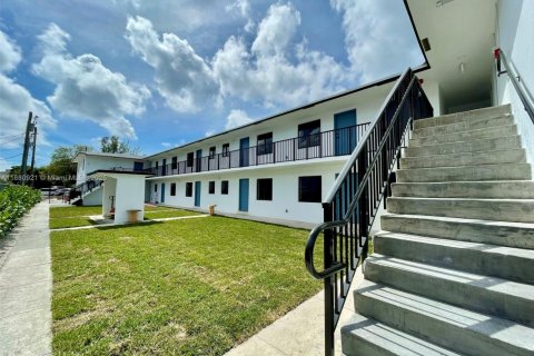 Condominio en alquiler en Miami, Florida, 2 dormitorios, 74.32 m2 № 1978013 - foto 11