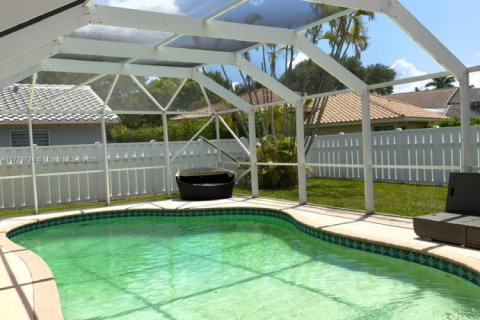 House in Coral Springs, Florida 4 bedrooms, 212.37 sq.m. № 1865504 - photo 18