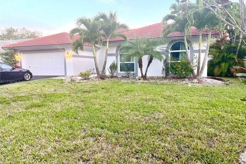 House in Coral Springs, Florida 4 bedrooms, 212.37 sq.m. № 1865504 - photo 19
