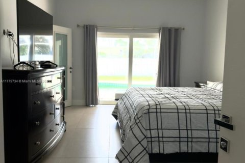 House in Coral Springs, Florida 4 bedrooms, 212.37 sq.m. № 1865504 - photo 7