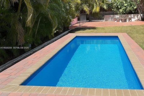 Villa ou maison à vendre à Miami, Floride: 3 chambres, 147.62 m2 № 1995956 - photo 22