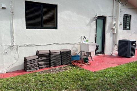 Villa ou maison à vendre à Miami, Floride: 3 chambres, 147.62 m2 № 1995956 - photo 23