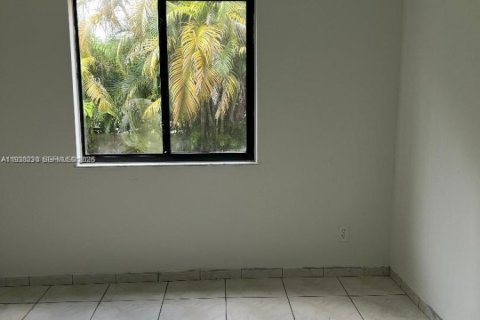 Villa ou maison à vendre à Miami, Floride: 3 chambres, 147.62 m2 № 1995956 - photo 15