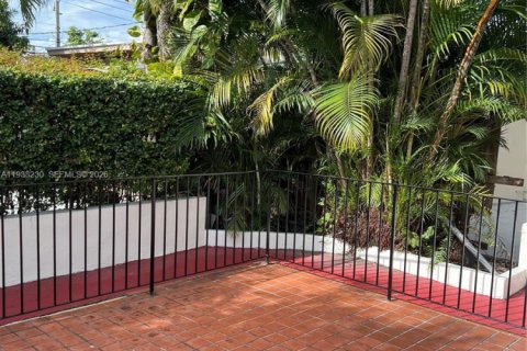 Villa ou maison à vendre à Miami, Floride: 3 chambres, 147.62 m2 № 1995956 - photo 20