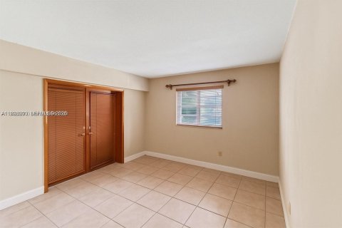 Villa ou maison à vendre à Miami, Floride: 3 chambres, 147.62 m2 № 1995956 - photo 11