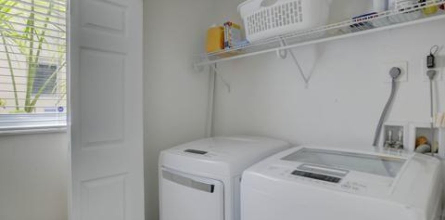 Villa ou maison à Hollywood, Floride 4 chambres, 185.06 m2 № 1121332