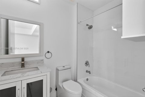 Copropriété à vendre à Miami, Floride: 1 chambre, 71.81 m2 № 2060889 - photo 8