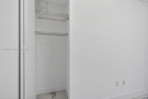 Copropriété à vendre à Miami, Floride: 1 chambre, 71.81 m2 № 2060889 - photo 24