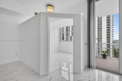 Copropriété à vendre à Miami, Floride: 1 chambre, 71.81 m2 № 2060889 - photo 29