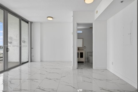 Copropriété à vendre à Miami, Floride: 1 chambre, 71.81 m2 № 2060889 - photo 5