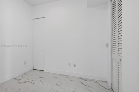 Copropriété à vendre à Miami, Floride: 1 chambre, 71.81 m2 № 2060889 - photo 22