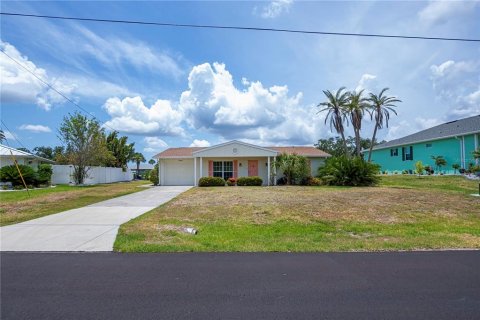 Casa en Port Charlotte, Florida 2 dormitorios, 110.27 m2 № 2266596