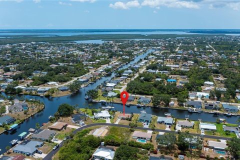 Купить виллу или дом в Порт-Шарлотт, Флорида 3 комнаты, 110.27м2, № 2266596 - фото 8