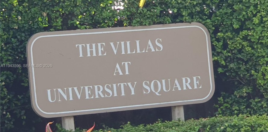 Townhouse in Miami, Florida 2 bedrooms, 76.92 sq.m. № 2000375