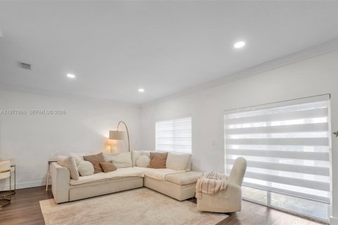 Villa ou maison à louer à Miami, Floride: 4 chambres, 154.96 m2 № 2046072 - photo 16