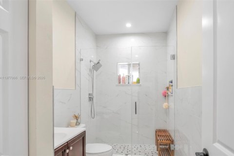 Villa ou maison à louer à Miami, Floride: 4 chambres, 154.96 m2 № 2046072 - photo 5