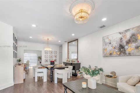 Villa ou maison à louer à Miami, Floride: 4 chambres, 154.96 m2 № 2046072 - photo 3