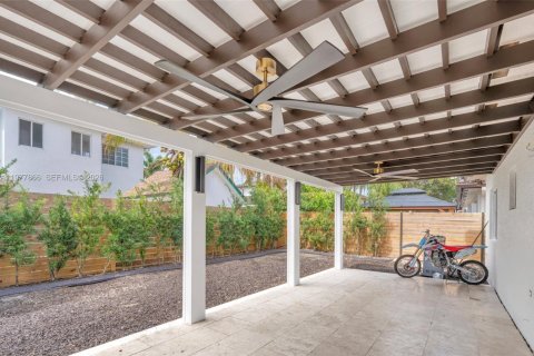 Villa ou maison à louer à Miami, Floride: 4 chambres, 154.96 m2 № 2046072 - photo 17