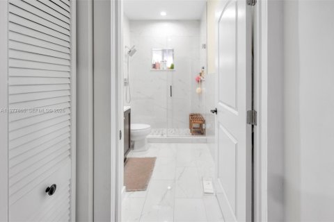 Villa ou maison à louer à Miami, Floride: 4 chambres, 154.96 m2 № 2046072 - photo 4