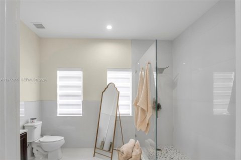 Villa ou maison à louer à Miami, Floride: 4 chambres, 154.96 m2 № 2046072 - photo 10