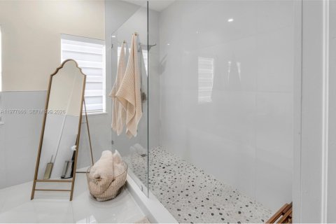Villa ou maison à louer à Miami, Floride: 4 chambres, 154.96 m2 № 2046072 - photo 11