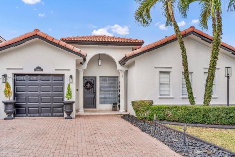 Villa ou maison à louer à Miami, Floride: 4 chambres, 154.96 m2 № 2046072 - photo 2