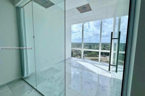 Propiedad comercial en venta en Miami, Florida № 1959946 - foto 14