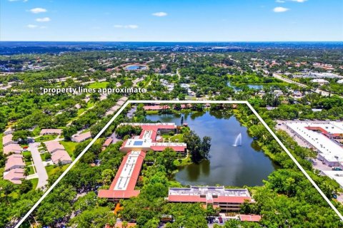 House in Sarasota, Florida 2 bedrooms, 132.39 sq.m. № 2156414 - photo 25