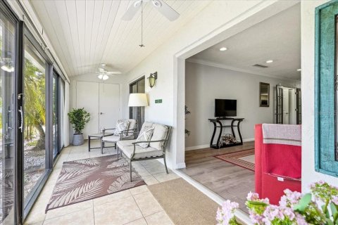 House in Sarasota, Florida 2 bedrooms, 132.39 sq.m. № 2156414 - photo 10