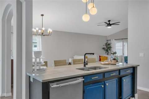 House in Orange City, Florida 4 bedrooms, 177.81 sq.m. № 1797284 - photo 19