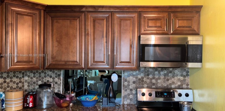 Condo in Hollywood, Florida, 2 bedrooms № 1777594