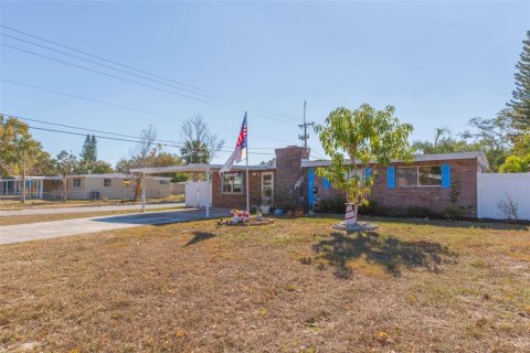 Casa en venta en Tampa, Florida, 3 dormitorios, 137.77 m2 № 2206594 - foto 2