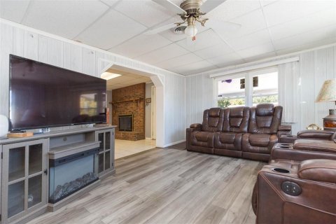Casa en venta en Tampa, Florida, 3 dormitorios, 137.77 m2 № 2206594 - foto 4