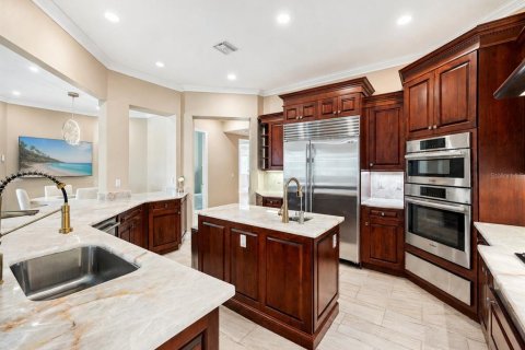 House in Clearwater, Florida 5 bedrooms, 488.29 sq.m. № 2095319 - photo 17