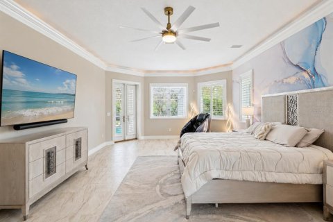 House in Clearwater, Florida 5 bedrooms, 488.29 sq.m. № 2095319 - photo 10