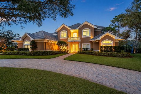 House in Clearwater, Florida 5 bedrooms, 488.29 sq.m. № 2095319 - photo 2