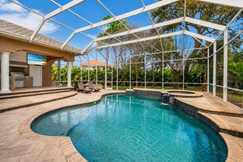 House in Clearwater, Florida 5 bedrooms, 488.29 sq.m. № 2095319 - photo 28