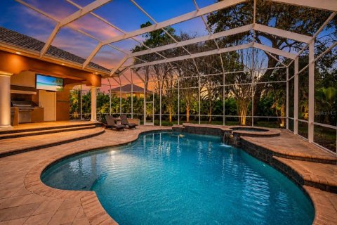 House in Clearwater, Florida 5 bedrooms, 488.29 sq.m. № 2095319 - photo 29