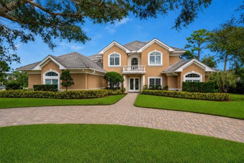 House in Clearwater, Florida 5 bedrooms, 488.29 sq.m. № 2095319
