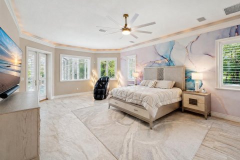 House in Clearwater, Florida 5 bedrooms, 488.29 sq.m. № 2095319 - photo 9