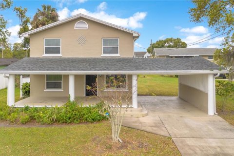 House in Orlando, Florida 4 bedrooms, 154.59 sq.m. № 1718127 - photo 1