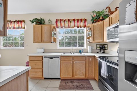 Townhouse in Port St. Lucie, Florida 3 bedrooms, 173.36 sq.m. № 1880127 - photo 13
