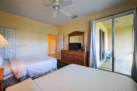 Townhouse in Port St. Lucie, Florida 3 bedrooms, 173.36 sq.m. № 1880127 - photo 30