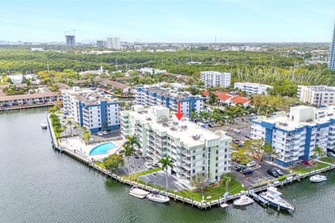 Купить кондоминиум в Норт-Майами-Бич, Флорида 2 спальни, 111.48м2, № 1863233 - фото 28