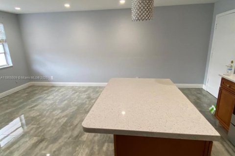 Condominio en venta en Pompano Beach, Florida, 2 dormitorios, 79.9 m2 № 1893247 - foto 4