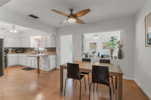 Villa ou maison à vendre à Clearwater, Floride: 2 chambres, 104.24 m2 № 1899133 - photo 4