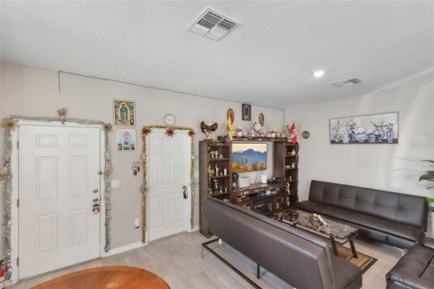 Commercial property in Eustis, Florida 6 bedrooms, 244.7 sq.m. № 2148645 - photo 21
